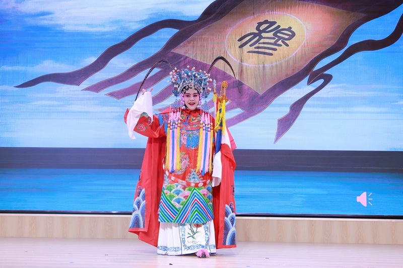 1763431119144354.jpg 豫剧《穆桂英挂帅》演唱者修秀红1.jpg