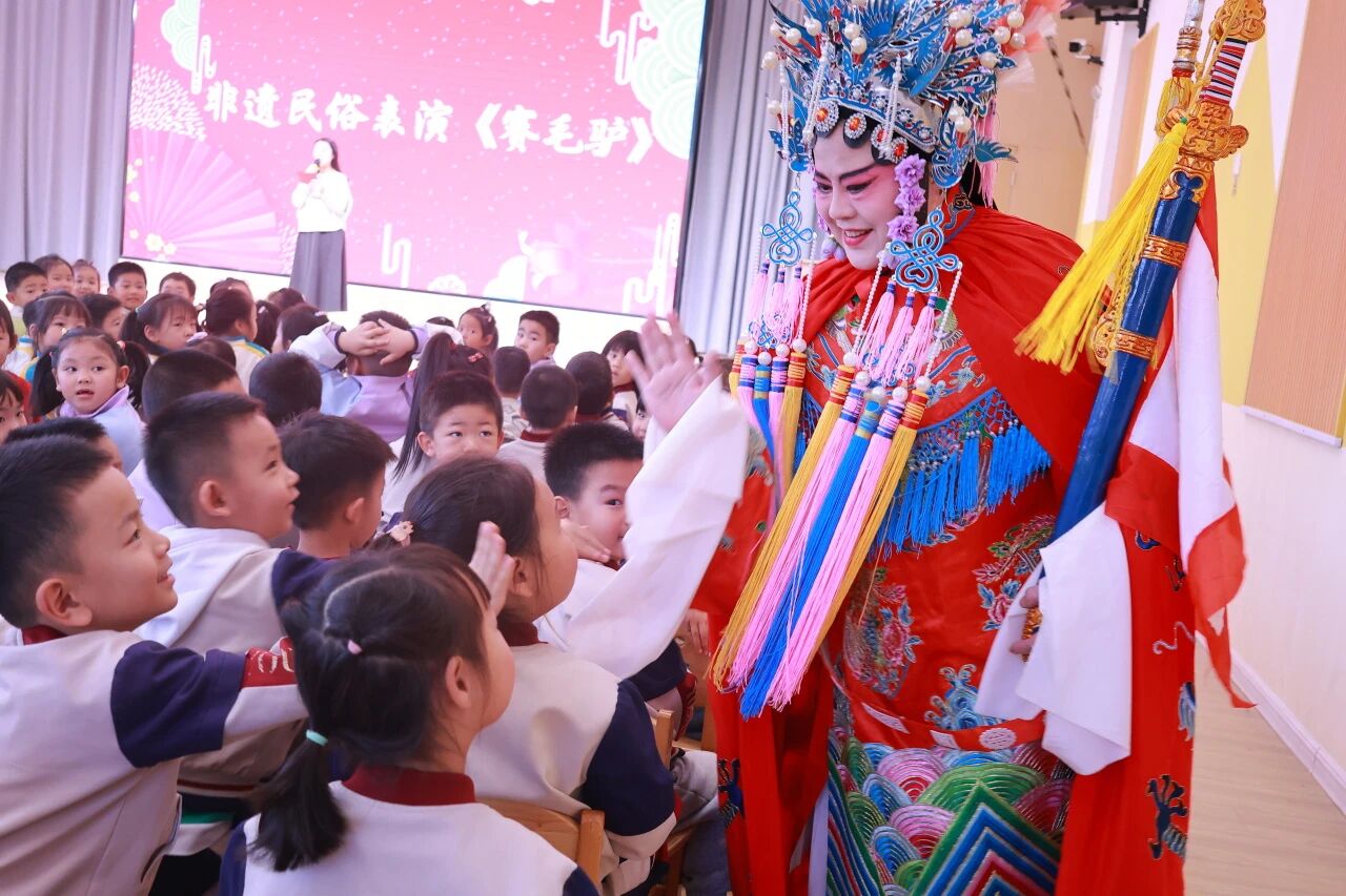 1763431127429691.jpg 豫剧《穆桂英挂帅》演唱者修秀红2.jpg