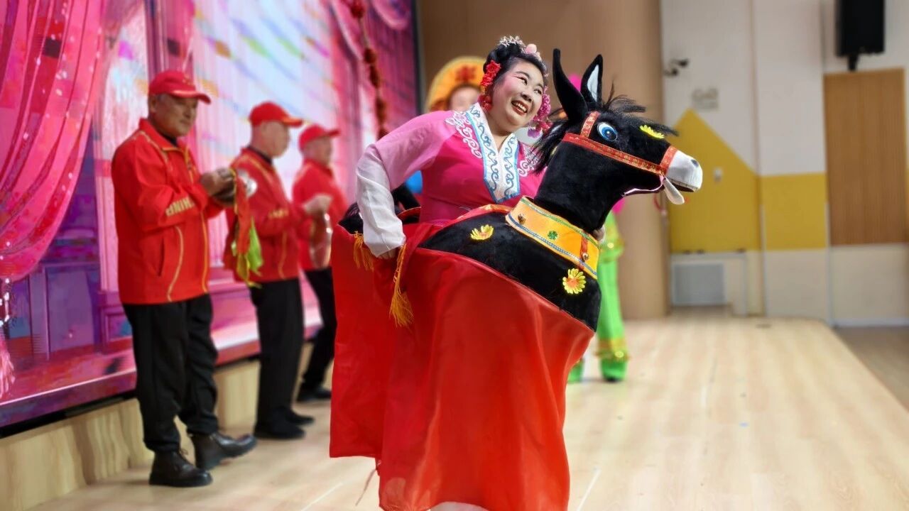 1763431176721817.jpg 非遗民俗表演《赛毛驴》表演者吴丽娟等1.jpg